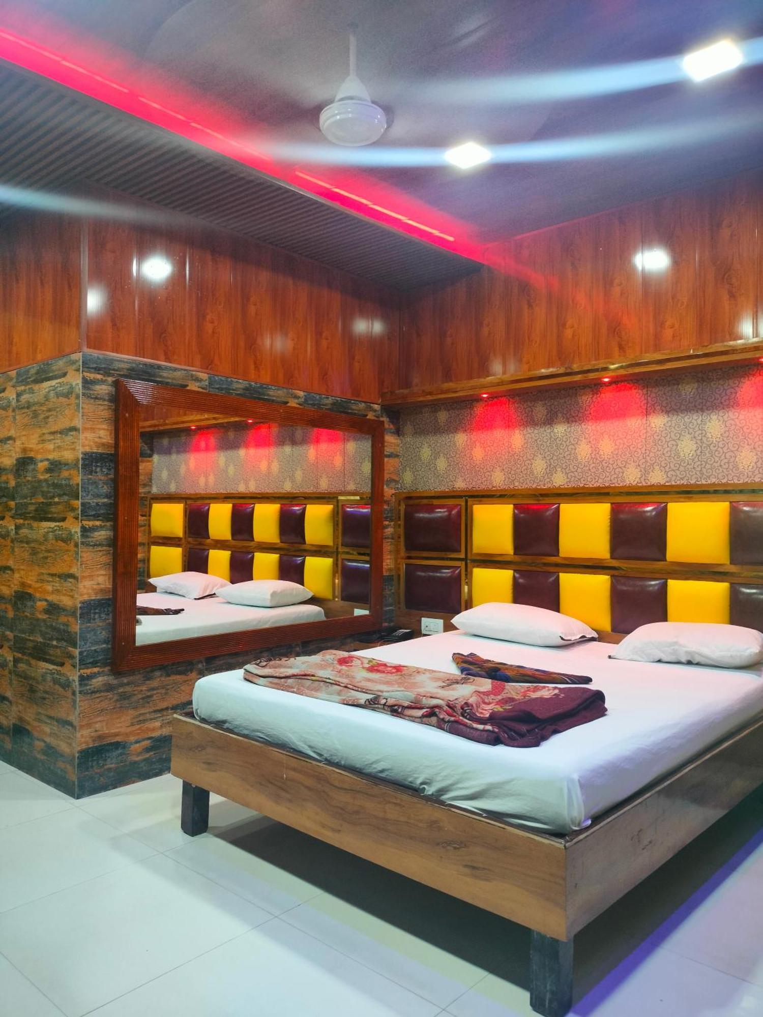 Spring Resort & Lodging Mumbai Luaran gambar